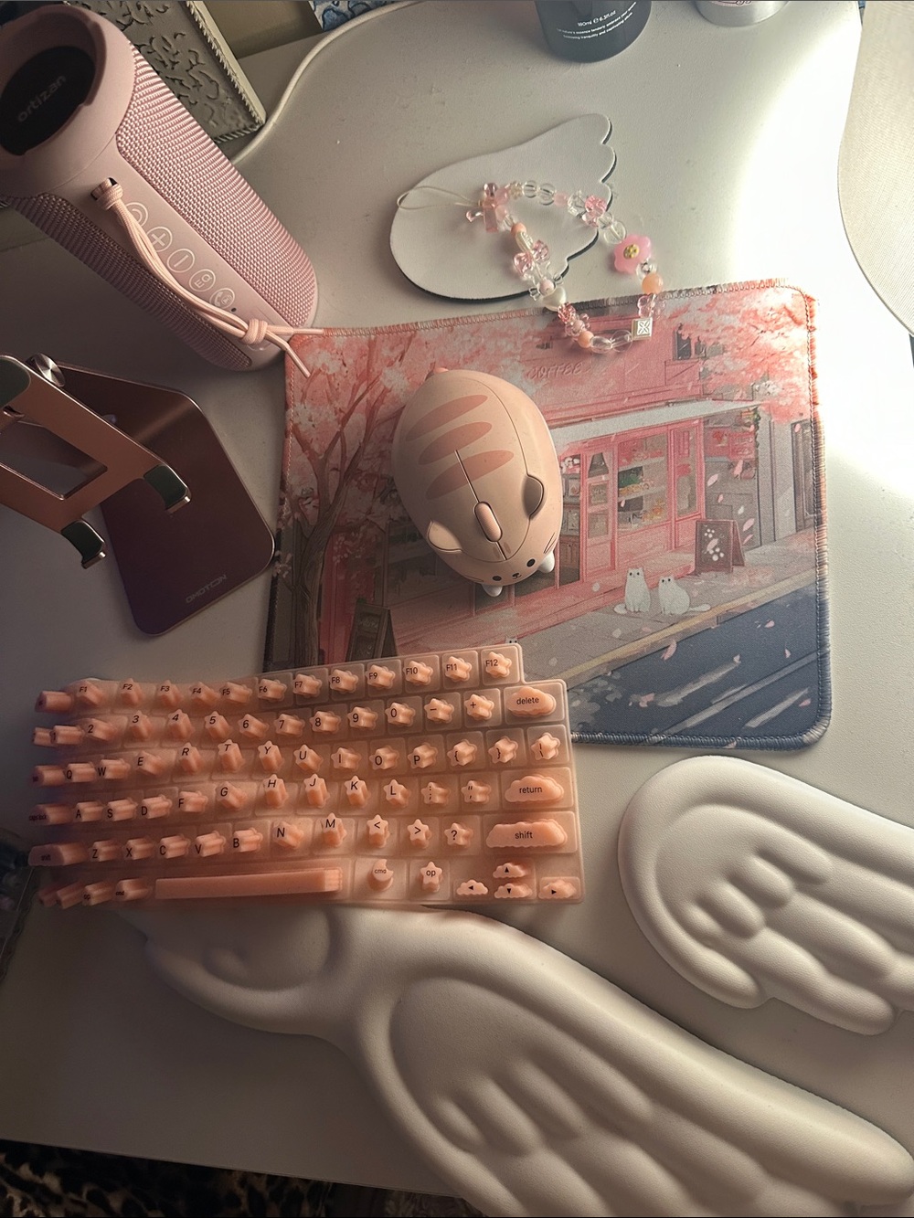 cute pink + white computer accessories🍓🍥